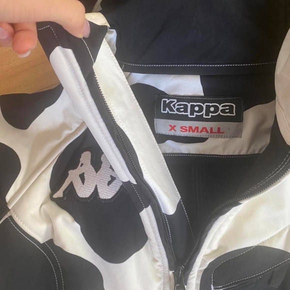 🏂 RARE Kappa Cow Print Snowboard Jacket - Bella Hadid’s owns this ! - Picture 3 of 4